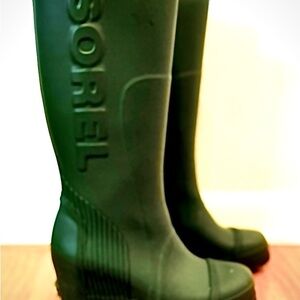 Sorel Women's Dark Green Winter Boots